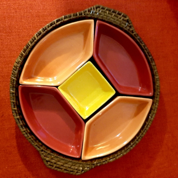 unknown Other - Ceramic and wicker snack tray